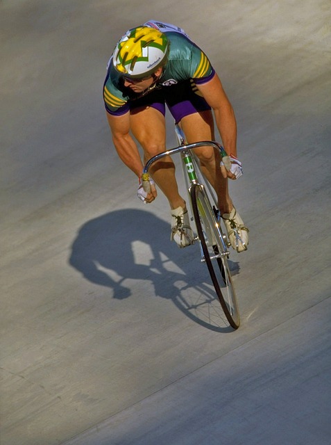 更与平日里 更与平日里